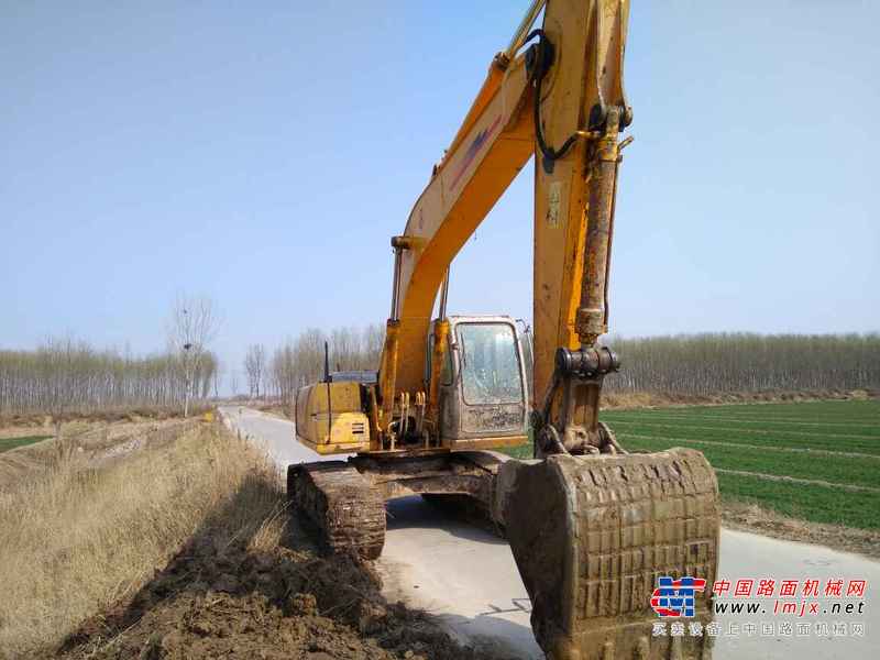 山东出售转让二手15000小时2003年住友SH200A3挖掘机