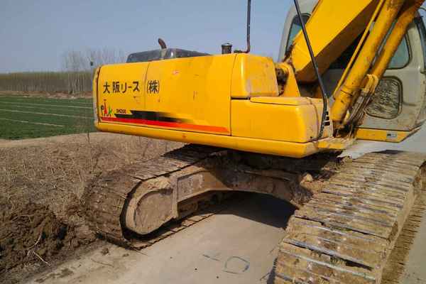 山东出售转让二手15000小时2003年住友SH200A3挖掘机