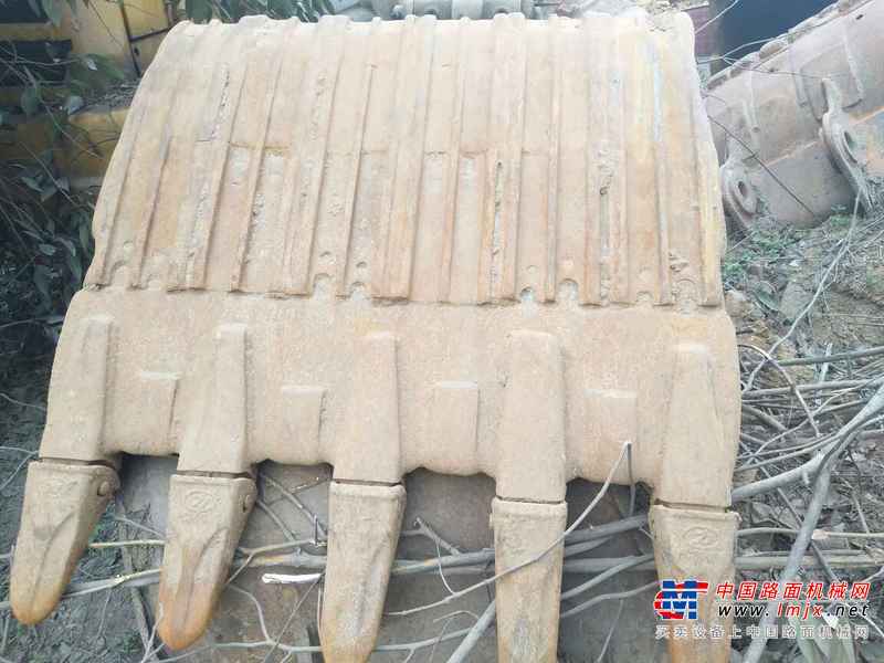 河南出售转让二手14580小时2004年现代R300LC挖掘机