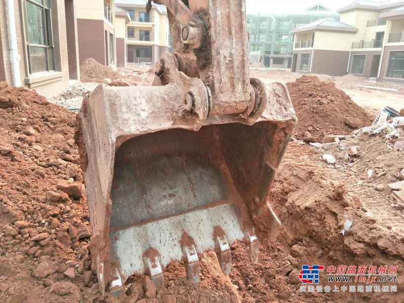 云南出售转让二手8800小时2010年斗山DH80挖掘机