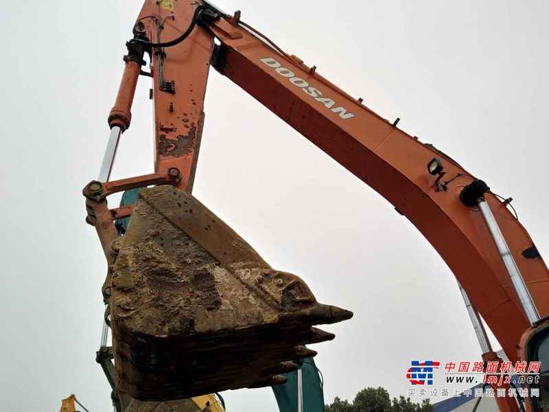 四川出售转让二手6994小时2010年斗山DX260LC挖掘机