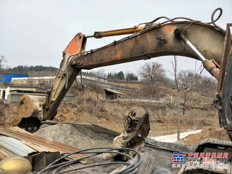 河南出售转让二手12000小时2009年日立ZX250H挖掘机
