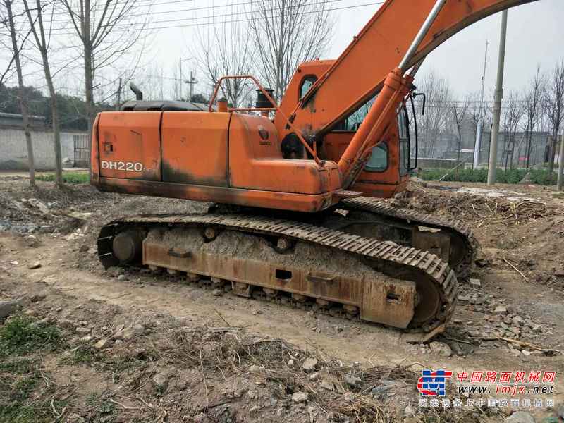 河南出售转让二手10000小时2005年大宇DH220LC挖掘机