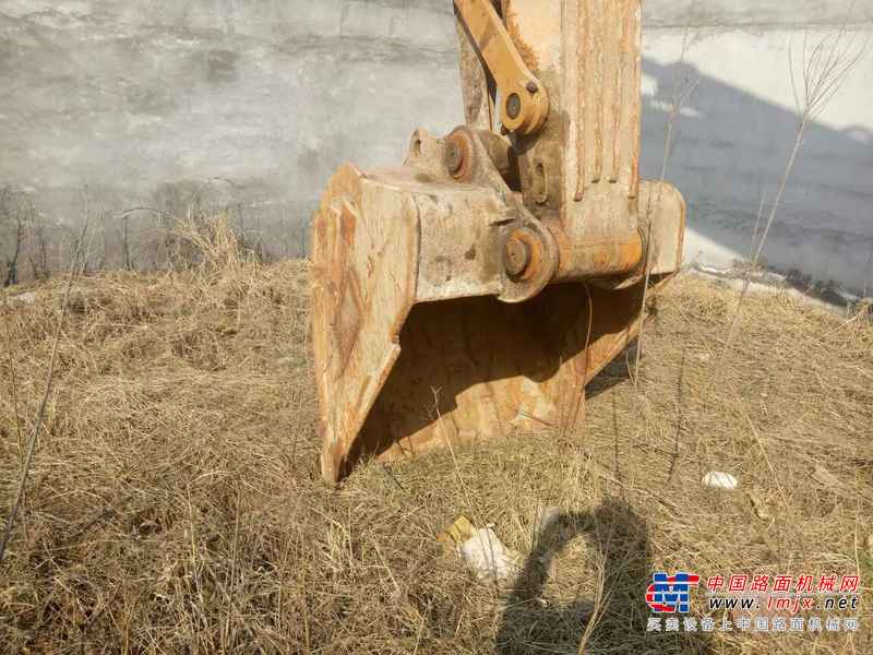 山东出售转让二手8000小时2010年现代R225挖掘机
