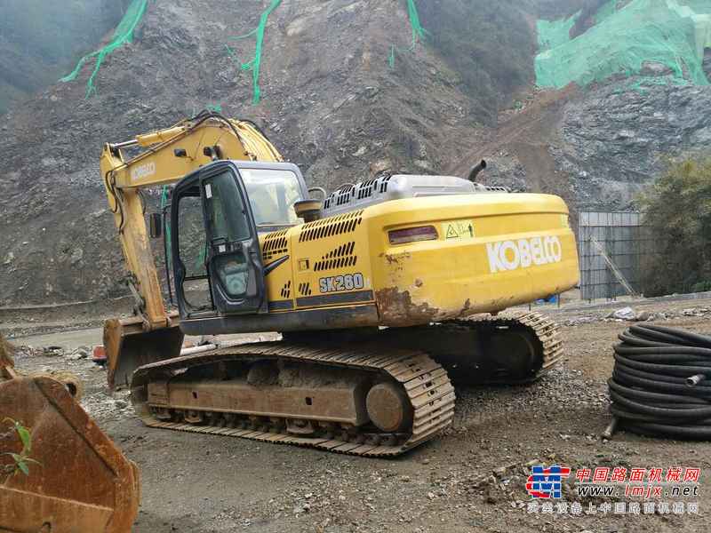 湖北出售转让二手7000小时2011年神钢SK260LC挖掘机