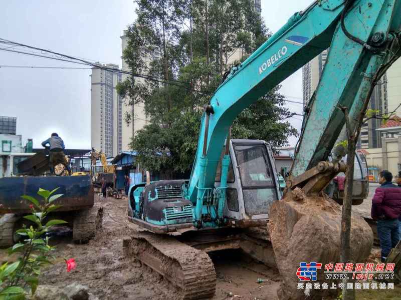 广东出售转让二手8000小时2003年神钢SK120挖掘机