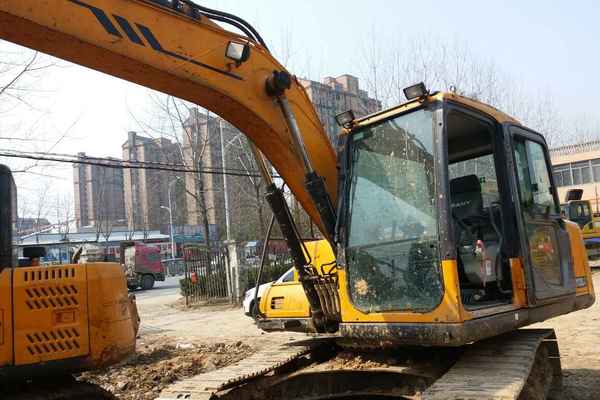 安徽出售转让二手6800小时2011年三一重工SY135C挖掘机
