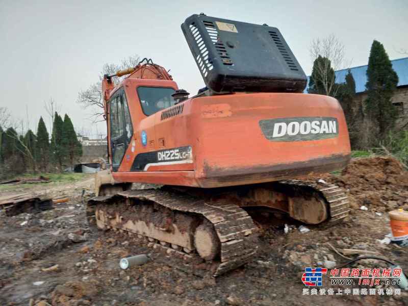 江西出售转让二手7600小时2010年斗山DH225挖掘机