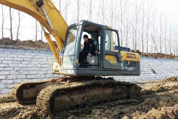 山东出售转让二手5000小时2011年玉柴YC210LC挖掘机