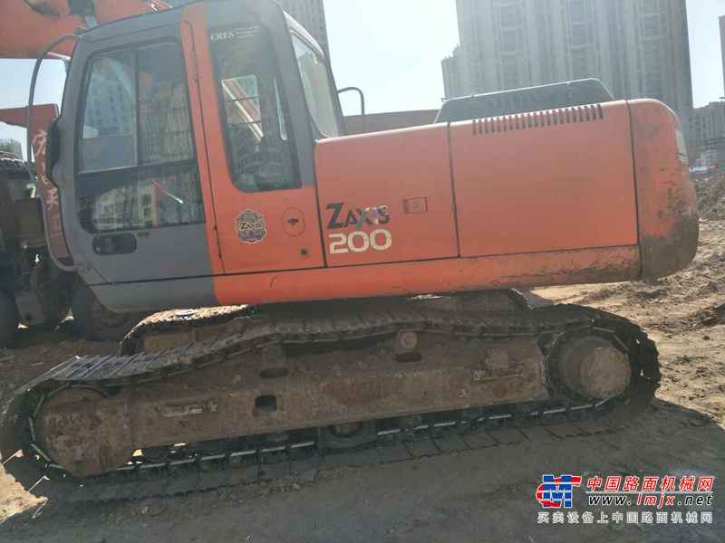 河北出售转让二手11000小时2006年日立ZX200挖掘机