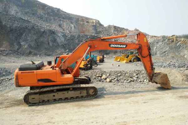 安徽出售转让二手6500小时2012年斗山DH300LC挖掘机
