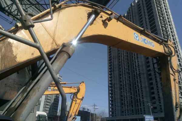 山西出售转让二手6000小时2011年徐工XE240LCU挖掘机