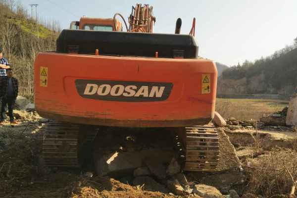 河南出售转让二手8000小时2008年斗山DH300挖掘机