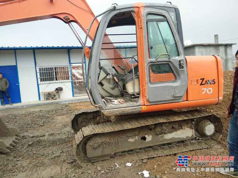 安徽出售转让二手9000小时2010年日立ZX70挖掘机