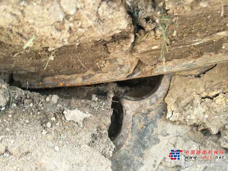 贵州出售转让二手9062小时2013年柳工CLG908D挖掘机