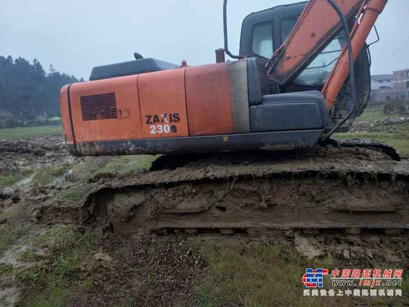 江西出售转让二手7600小时2010年日立ZX200挖掘机