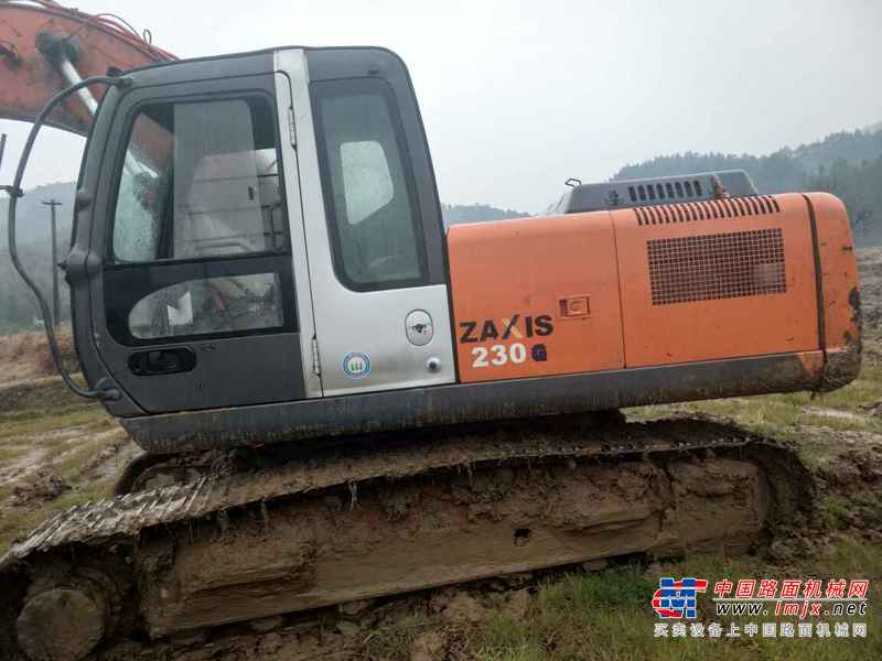 江西出售转让二手7600小时2010年日立ZX200挖掘机