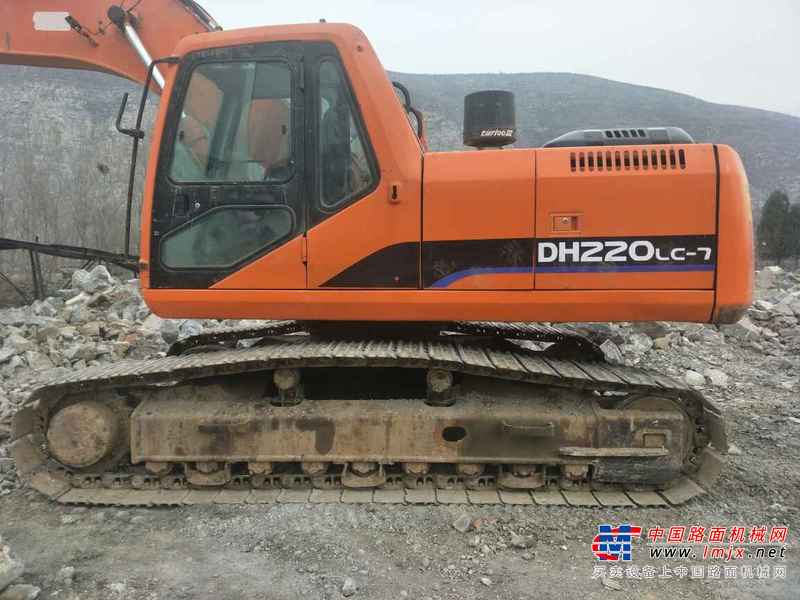 河南出售转让二手6000小时2010年斗山DH220LC挖掘机