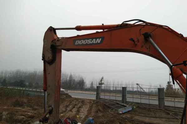 江苏出售转让二手10000小时2010年斗山DH220挖掘机