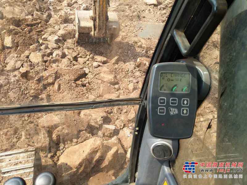 江西出售转让二手10000小时2010年JCBJS220LC挖掘机