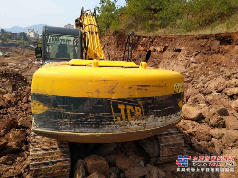 江西出售转让二手10000小时2010年JCBJS220LC挖掘机
