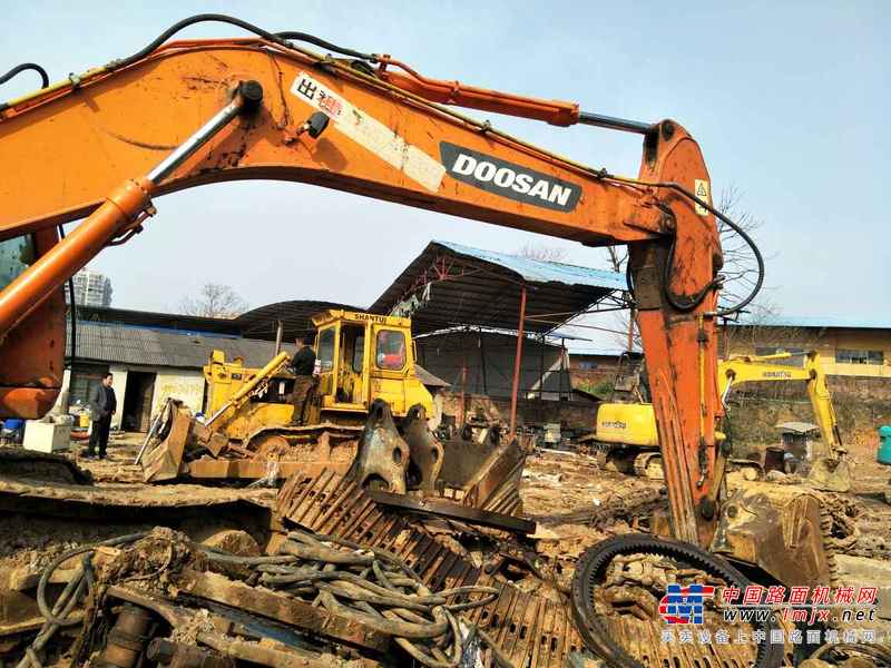 江西出售转让二手9000小时2011年斗山DH225挖掘机