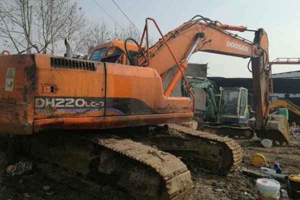 安徽出售转让二手9800小时2010年斗山DH220LC挖掘机