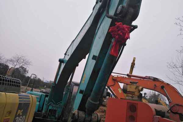 四川出售转让二手8500小时2010年神钢SK260LC挖掘机