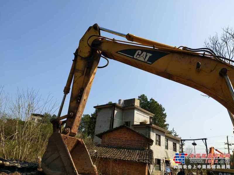 江西出售转让二手13000小时2005年卡特彼勒320C挖掘机