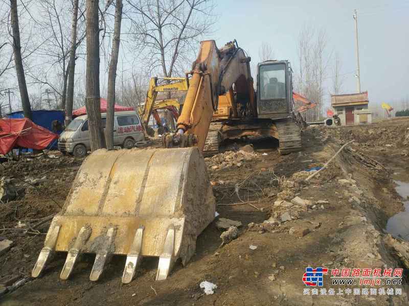 河南出售转让二手18000小时2006年日立EX210LC挖掘机