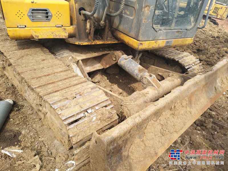 河南出售转让二手8000小时2009年徐工XE80挖掘机