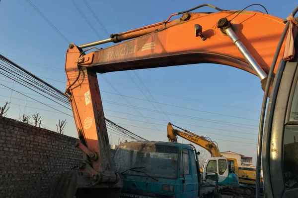 山西出售转让二手8600小时2008年日立ZX240挖掘机