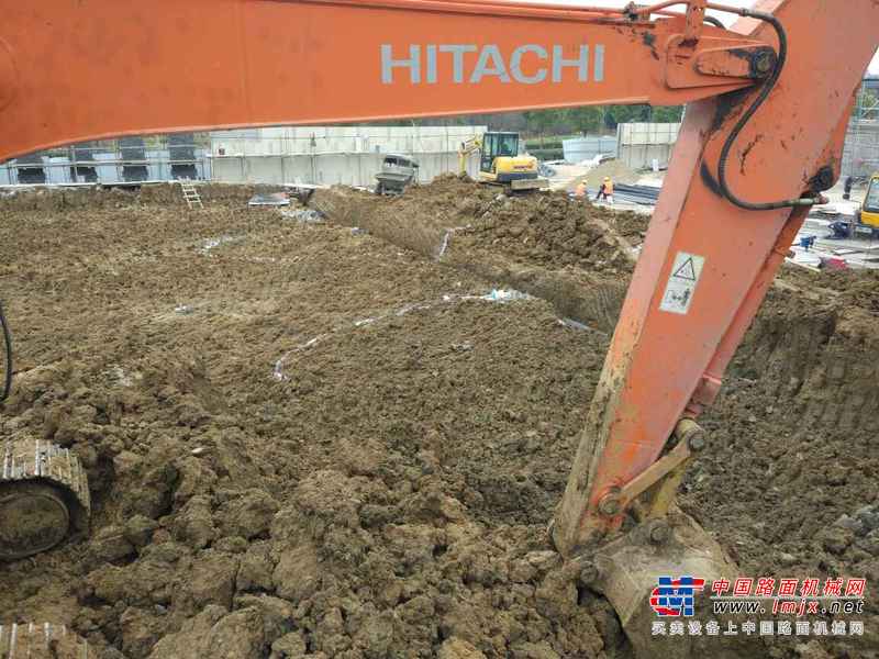 安徽出售转让二手8634小时2010年日立ZX200挖掘机