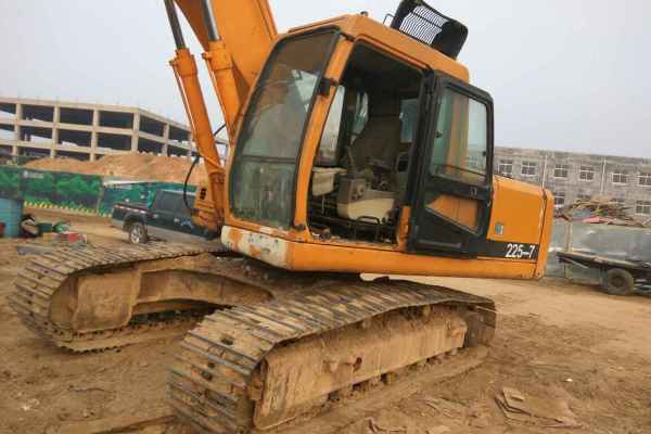 山东出售转让二手9000小时2008年现代R215挖掘机