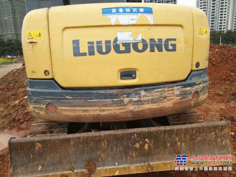江西出售转让二手3500小时2013年柳工CLG906D挖掘机