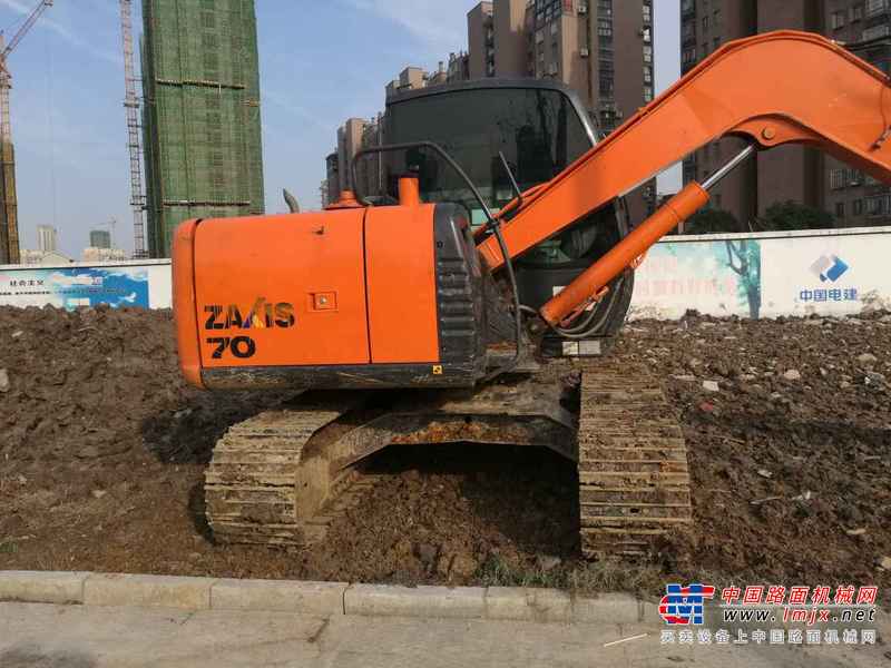 湖北出售转让二手5700小时2014年日立ZX70挖掘机