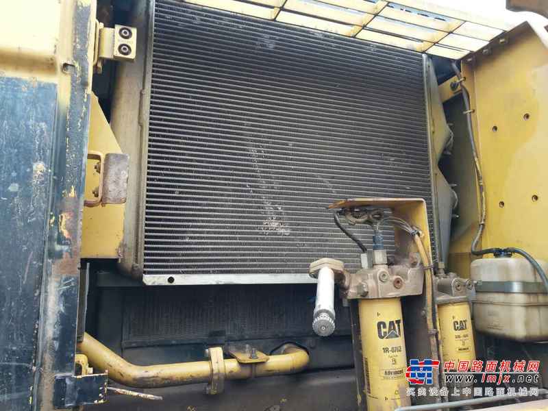 湖北出售转让二手8000小时2010年卡特彼勒325D挖掘机