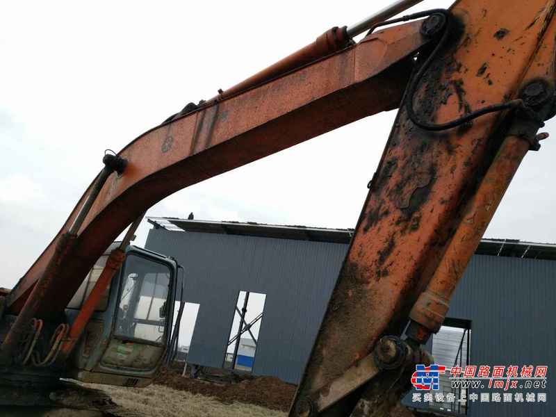 湖北出售转让二手18000小时2003年日立EX200挖掘机