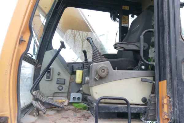 山东出售转让二手10000小时2010年现代R265LC挖掘机