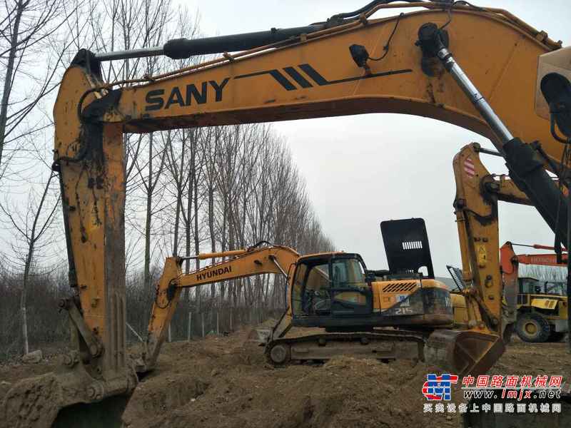 河南出售转让二手5800小时2011年三一重工SY215C挖掘机