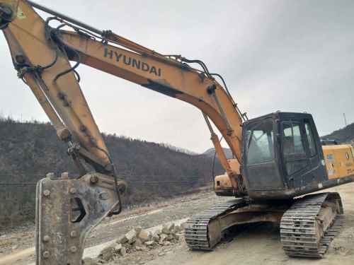 河南出售转让二手9000小时2010年现代R215挖掘机