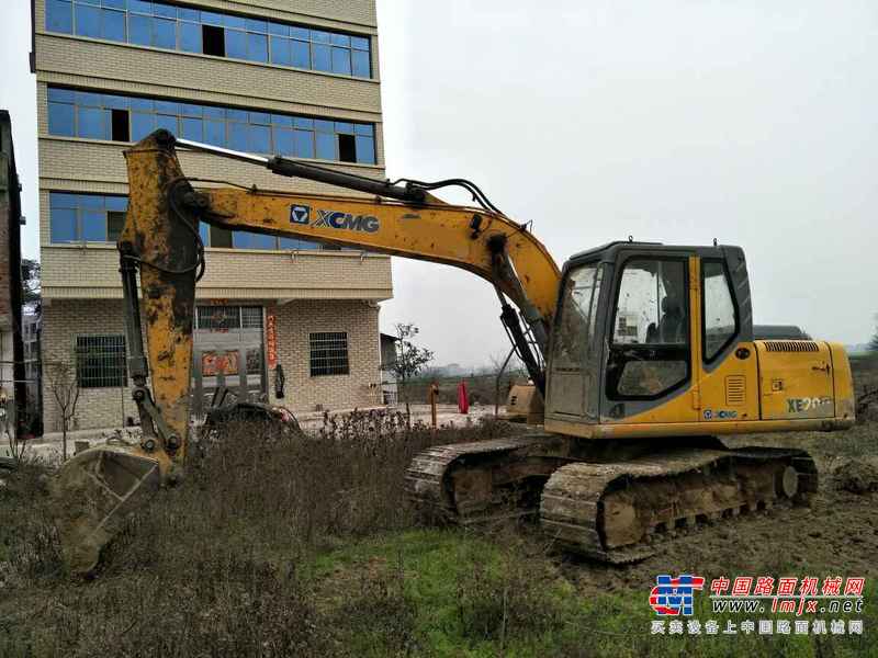 江西出售转让二手7800小时2013年徐工XE150D挖掘机