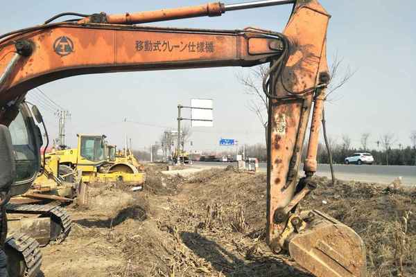 河北出售转让二手13000小时2005年日立EX200挖掘机
