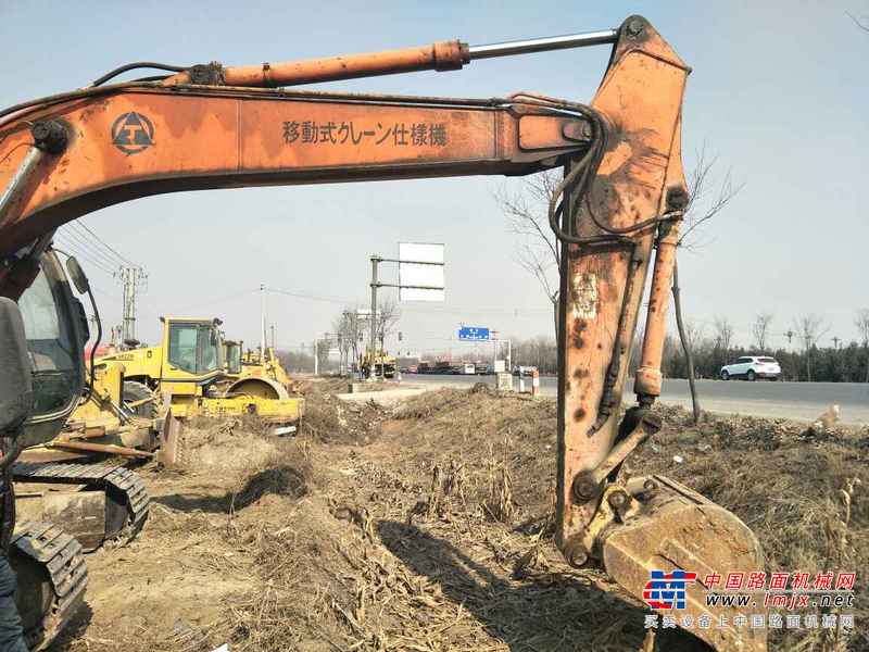 河北出售转让二手13000小时2005年日立EX200挖掘机