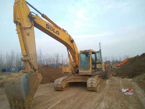 山东出售转让二手5500小时2011年临工LG6210挖掘机