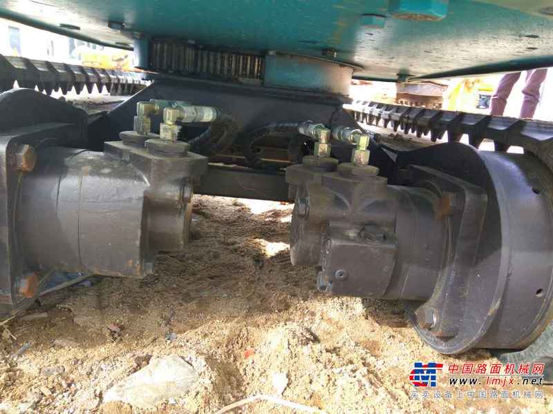 山东出售转让二手2小时2016年犀牛重工轮挖XNW08E挖掘机