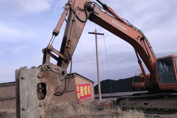 山西出售转让二手15000小时2009年斗山DX300LC挖掘机