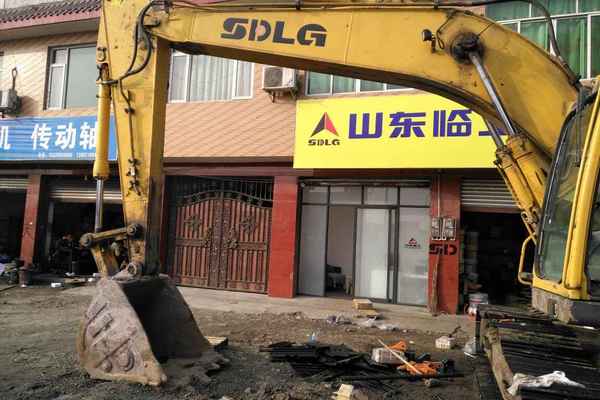 四川出售转让二手8500小时2011年临工LG6210挖掘机