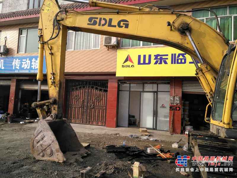 四川出售转让二手8500小时2011年临工LG6210挖掘机