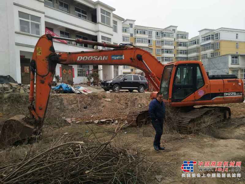 河南出售转让二手12000小时2008年斗山DH225挖掘机
